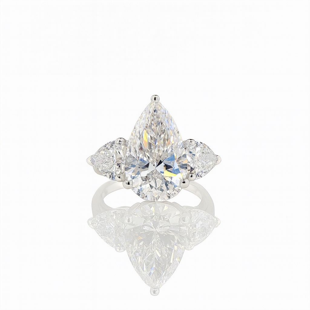 La DiaMantés  | Empress Teardrop Diamond Ring
